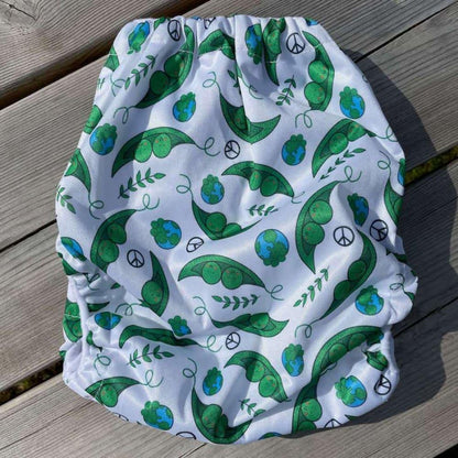 Frog and Bear - Newborn Wraps - Peas on Earth